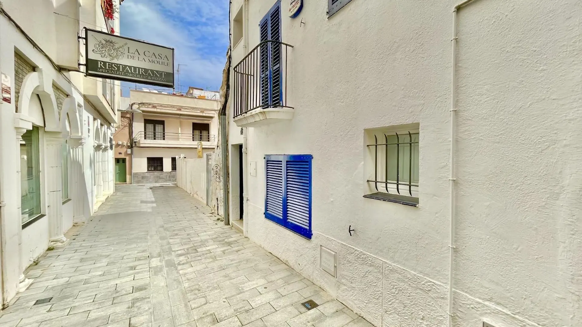 Spacious Apartment Near Roses Beach Spanien