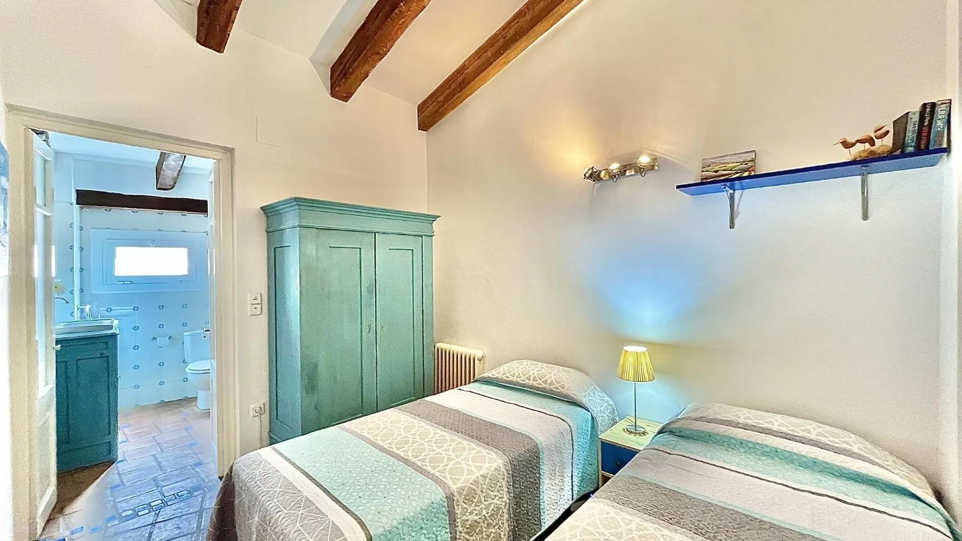 Spacious Apartment Near Roses Beach Spanien