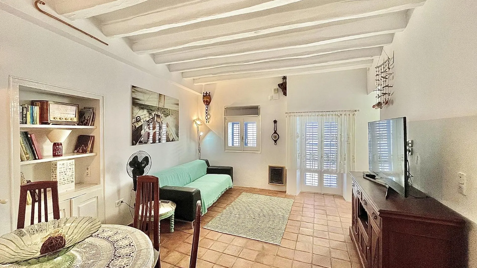 Spacious Apartment Near Roses Beach Spain